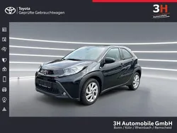 Schwarz Gebraucht 2022 Toyota Aygo Play Kleinwagen | 13.890 € (Guter Preis)