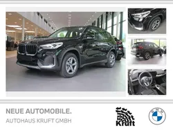 Black sapphire Neu 2025 BMW X1 Sport Line SUV | 45.990 € (Superpreis)