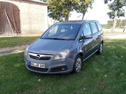 Blau Gebraucht 2006 Opel Zafira Van / Kleinbus | 2.799 € (Guter Preis)