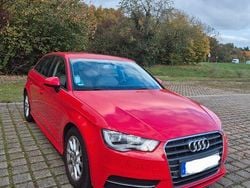 Rot Gebraucht 2014 Audi A3 Sportback Attraction Limousine | 9.390 € (Guter Preis)