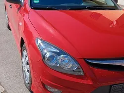 Rot Gebraucht 2011 Hyundai i30 Comfort Limousine | 3.299 € (Fairer Preis)