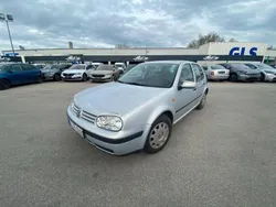 Silber Gebraucht 2002 VW Golf IV Kleinwagen | 600 € (Superpreis)