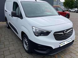 Weiß Gebraucht 2023 Opel Combo Basis Van / Kleinbus | 18.500 € (Teuer)