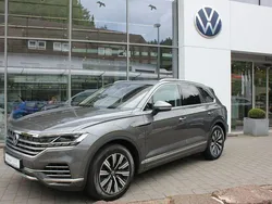 Grau Gebraucht 2021 VW Touareg Elegance SUV | 41.990 € (Fairer Preis)