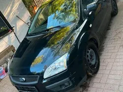 Schwarz Gebraucht 2006 Ford Focus Limousine | 500 € (Superpreis)