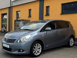 Blau Gebraucht 2010 Toyota Verso Executive Van / Kleinbus | 5.980 € (Fairer Preis)