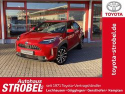 Rot Gebraucht 2023 Toyota Yaris Cross Team SUV | 21.890 € (Fairer Preis)