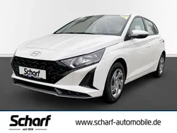 Weiss Neu 2025 Hyundai i20 Select Kleinwagen | 18.690 € (Superpreis)