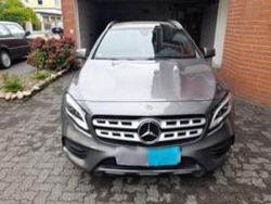 Grau Gebraucht 2018 Mercedes GLA250 AMG line SUV | 23.900 € (Etwas zu teuer)
