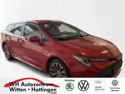 Emotional red Gebraucht 2021 Toyota Corolla Team Kombi | 19.817 € (Guter Preis)