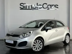 Silber Gebraucht 2012 Kia Rio Edition 7 Kleinwagen | 2.980 € (Fairer Preis)