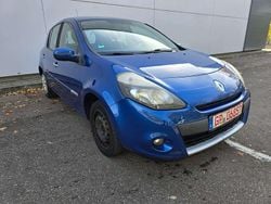 Extremblau Gebraucht 2012 Renault Clio IV Dynamique Kleinwagen | 1.390 € (Guter Preis)