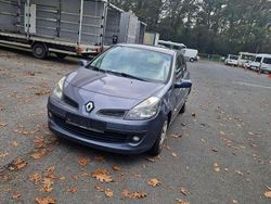 Blau Gebraucht 2009 Renault Clio II Dynamique Limousine | 1.850 € (Guter Preis)