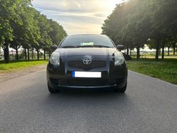 Schwarz Gebraucht 2007 Toyota Yaris Kleinwagen | 2.700 € (Fairer Preis)