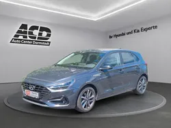Dark knight grey (metallic) Gebraucht 2022 Hyundai i30 Edition 30 Limousine | 16.770 € (Etwas zu teuer)