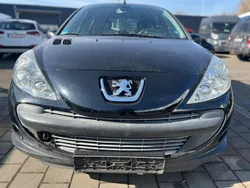 Schwarz Gebraucht 2010 Peugeot 206+ Basis Kleinwagen | 3.450 € (Etwas zu teuer)