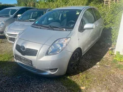 Silber Gebraucht 2007 Toyota Yaris Cool Limousine | 1.190 € (Guter Preis)