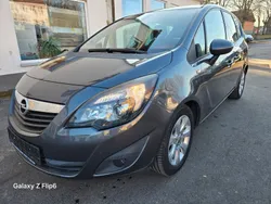 Braun Gebraucht 2011 Opel Meriva Selection Van / Kleinbus | 2.900 € (Guter Preis)