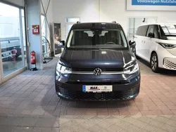 Blau Gebraucht 2023 VW Caddy Maxi Life Life Van / Kleinbus | 34.378 € (Etwas zu teuer)