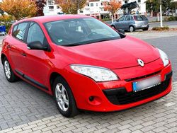 Rot Gebraucht 2011 Renault Mégane III Expression Limousine | 5.600 € (Fairer Preis)