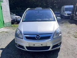 Gold Gebraucht 2007 Opel Zafira Edition Van / Kleinbus | 2.450 € (Superpreis)