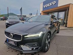 Onyx black Gebraucht 2023 Volvo V60 CC Plus Kombi | 40.990 € (Fairer Preis)