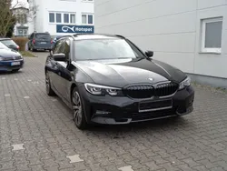 Schwarz Gebraucht 2021 BMW 330 Sport Line Kombi | 25.900 € (Guter Preis)