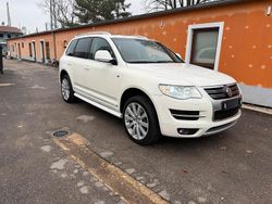 Weiß Gebraucht 2008 VW Touareg R-line SUV | 8.900 € (Etwas zu teuer)
