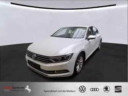 Weiß Gebraucht 2015 VW Passat Comfortline Limousine | 14.670 € (Guter Preis)