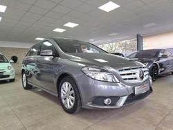 Grau Gebraucht 2013 Mercedes B180 Van / Kleinbus | 10.900 € (Fairer Preis)