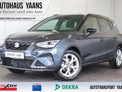 Grau Gebraucht 2024 Seat Arona FR SUV | 16.689 € (Guter Preis)