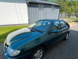 Grün Gebraucht 1997 Renault Mégane Limousine | 2.499 € (Etwas zu teuer)
