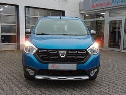 Blau Gebraucht 2019 Dacia Lodgy Stepway Van / Kleinbus | 12.250 € (Etwas zu teuer)