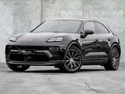 Schwarz Gebraucht 2024 Porsche Macan SUV | 82.900 €