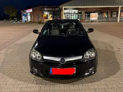 Schwarz Gebraucht 2005 Opel Tigra Cabrio | 2.600 € (Fairer Preis)