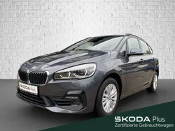 Grau Gebraucht 2020 BMW 220 Kombi | 23.470 € (Guter Preis)