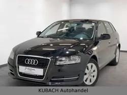 Brillantschwarz (metallic) Gebraucht 2011 Audi A3 Sportback Attraction Limousine | 8.499 € (Etwas zu teuer)