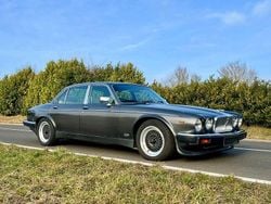 Grau Gebraucht 1986 Jaguar XJ12 Limousine | 19.999 €