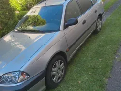 Silber Gebraucht 2002 Toyota Avensis T2 Kombi | 2.200 € (Guter Preis)