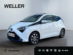 Pure) white ii (weiss Gebraucht 2021 Toyota Aygo X-play Kleinwagen | 11.950 € (Fairer Preis)