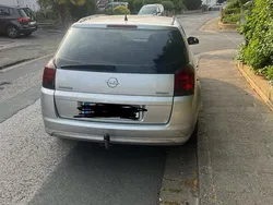 Grau Gebraucht 2005 Opel Signum Kombi | 1.500 €