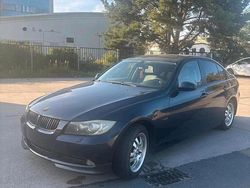 Blau Gebraucht 2005 BMW 320 M Sport Limousine | 3.750 €