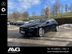 Unilack nachtschwarz Gebraucht 2024 Mercedes A200 Progressive Limousine | 36.500 € (Teuer)