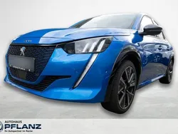 Blau Gebraucht 2023 Peugeot e-208 GT Kleinwagen | 30.990 €