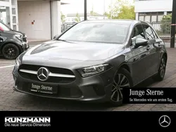 Mountaingrau metallic Gebraucht 2022 Mercedes A180 Business Limousine | 24.740 € (Etwas zu teuer)
