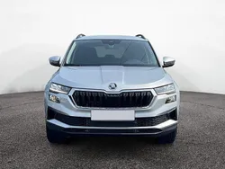 Brilliantsilber Gebraucht 2025 Skoda Karoq Executive SUV | 33.990 € (Guter Preis)
