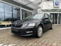 Schwarz Gebraucht 2019 Skoda Octavia G-TEC Kombi | 12.980 € (Fairer Preis)