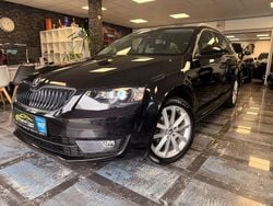 Schwarz Gebraucht 2015 Skoda Octavia Elegance Kombi | 6.950 € (Guter Preis)