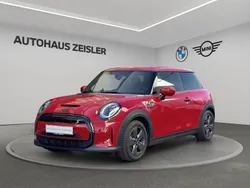 Chili red Gebraucht 2024 Mini Cooper SE Hatch Kleinwagen | 23.170 € (Fairer Preis)