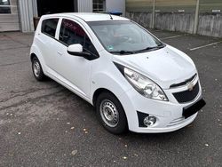 Weiß Gebraucht 2012 Chevrolet Spark Kleinwagen | 4.499 € (Etwas zu teuer)